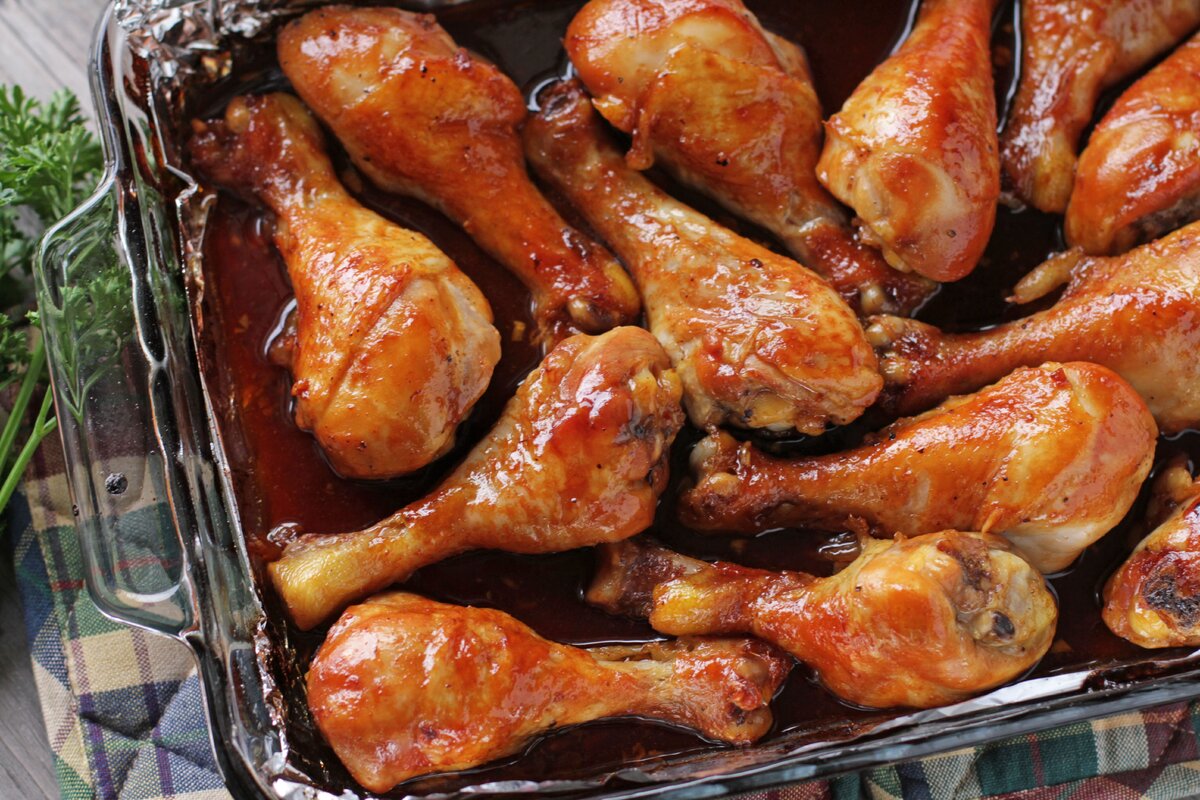 Фото из открытых источников https://o-tendencii.com/uploads/posts/2022-03/1646112760_7-o-tendencii-com-p-kurinie-nozhki-v-dukhovke-foto-8.jpg