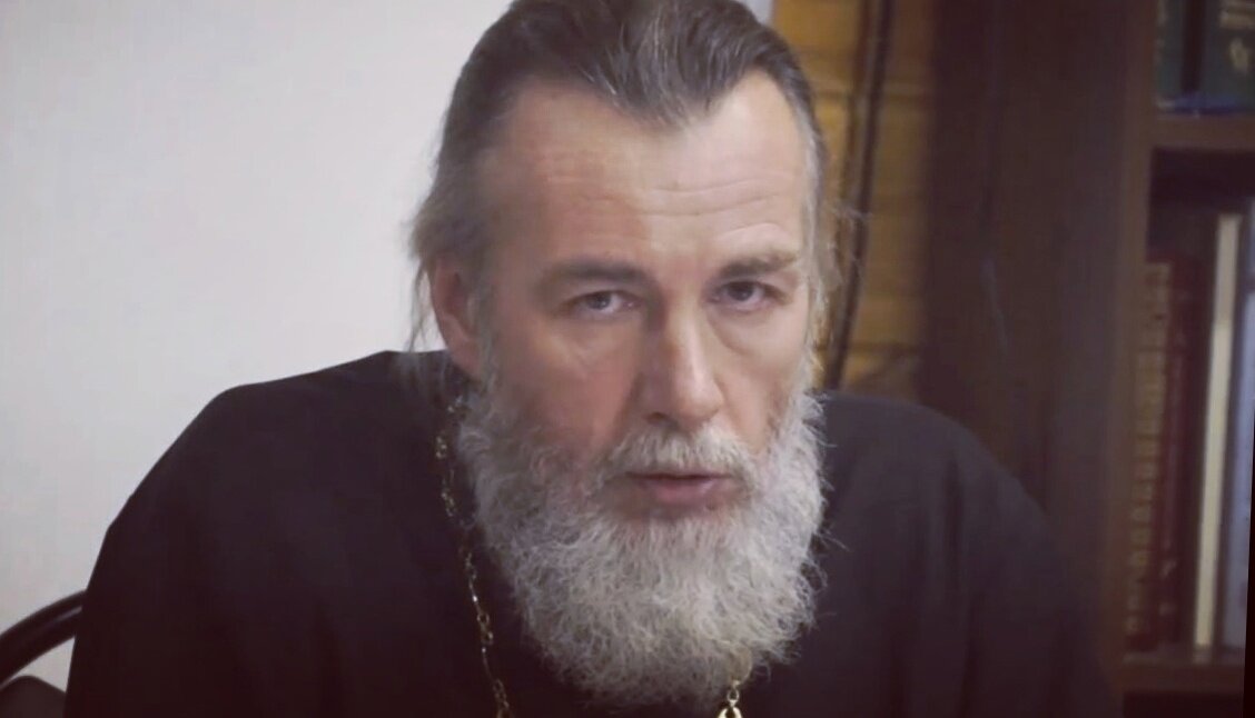 Андрей Овчинников — протоиерей, настоятель храма Живоначальной Троицы в Листах г.Москвы, кандидат богословия, проповедник, писатель.