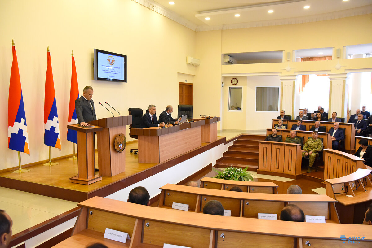 Церемония официального вступления в должность новоизбранного президента Республики Арцах (Нагорно-Карабахской Республики) Самвела Шахраманяна состоялась сегодня, 10 сентября, на специальном заседании-2