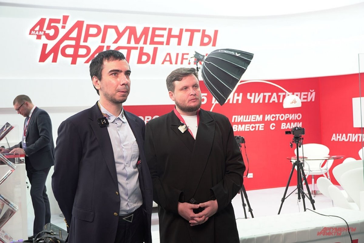    Вован и Лексус на Петербургском экономическом форуме.