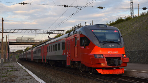 Электропоезд ЭП3Д-0088. Прибытие с приветливой бригадой.