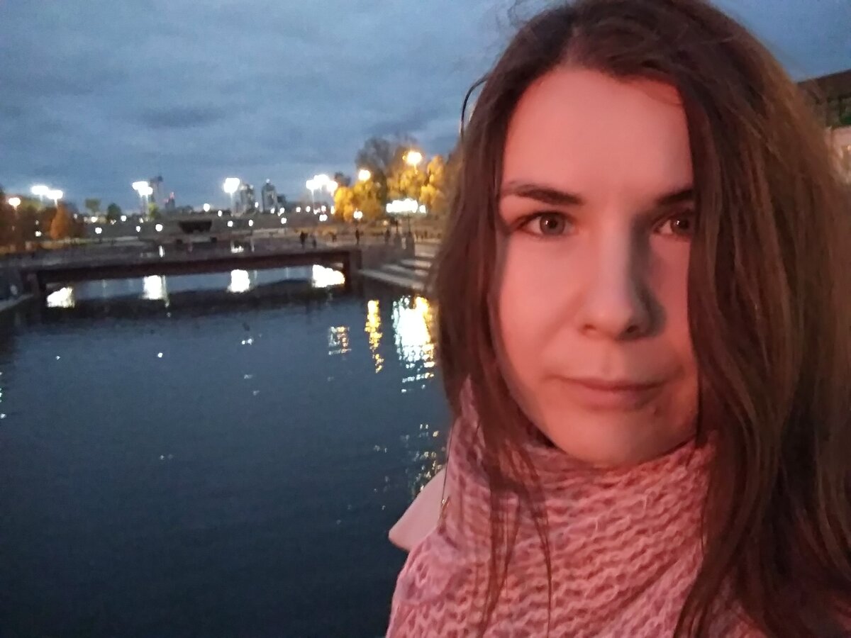 Осваиваю селфи на своем новом нано-телефоне