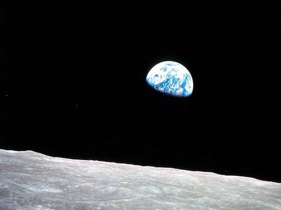Фото «Восход Земли» автор американский астронавт Уильям Андерс . 