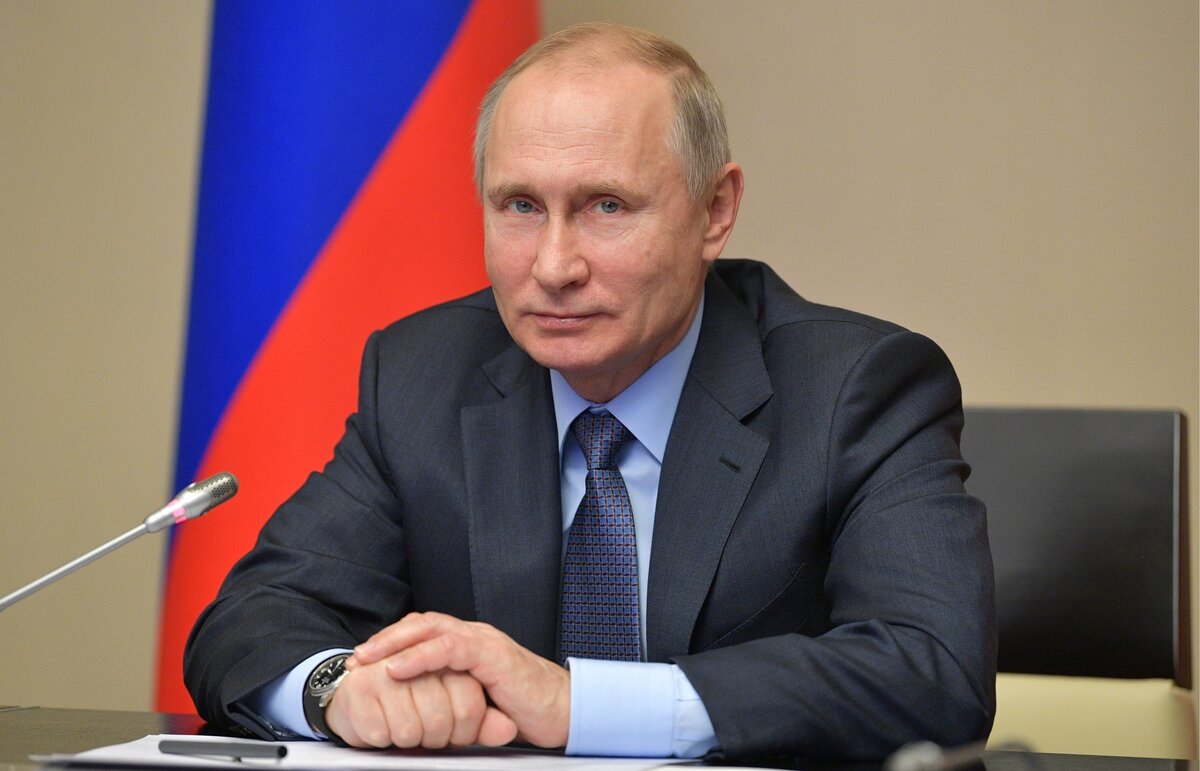 Владимир Путин, Президент России - знает, что на пути России всегда будут стоять США
