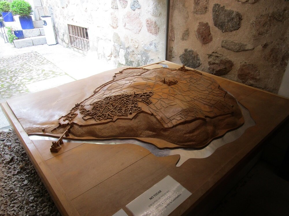 Еврейский квартал Худерия на макете старинного центра Толедо.