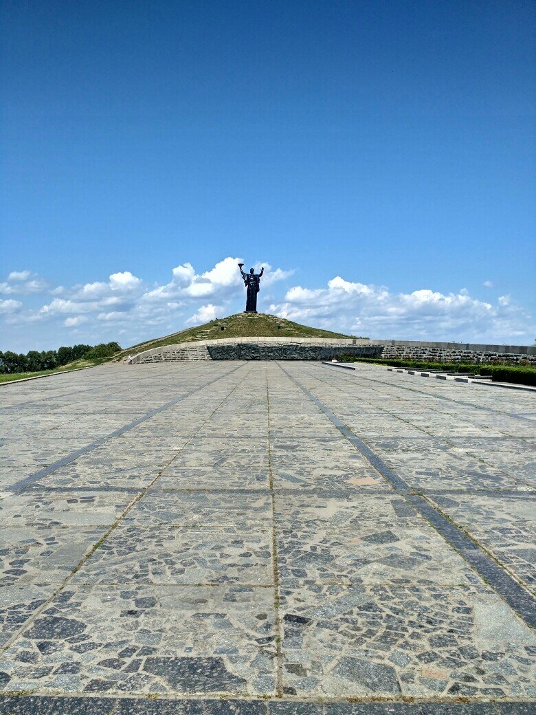 Родина мать. Черкассы, Украина