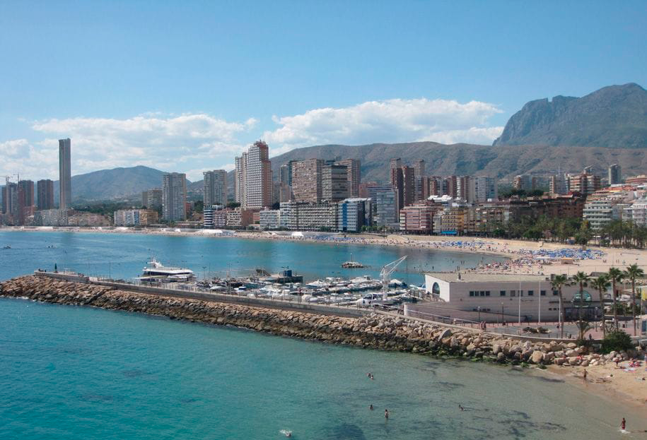 Просторный пляж и развитая инфроструктура