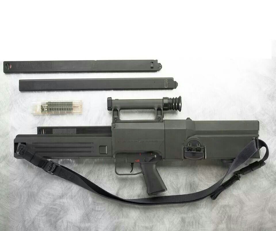 Дизайн штурмовой винтовки Heckler & Koch HK G11 был во всех отношениях революционным огнестрельным оружием, отступающим от нескольких традиционно признанных атрибутов, характерных для "пушек"...