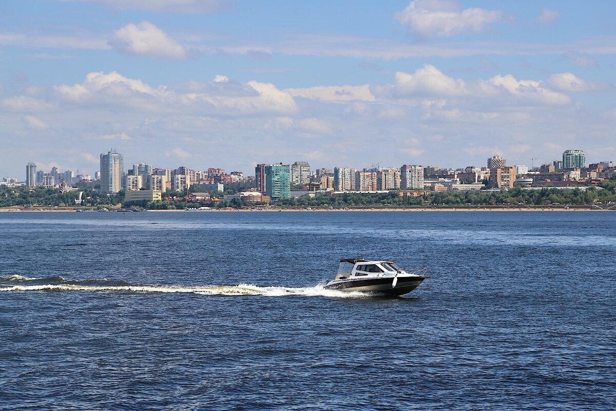Сколько градусов в волге в самаре. Река Волга Самара. Река Волга Волгоград. Волга около Самары. Река Волга в Самаре.