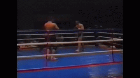 Дебютный бой Емельяненко против болгарина Мартина Лазарова 