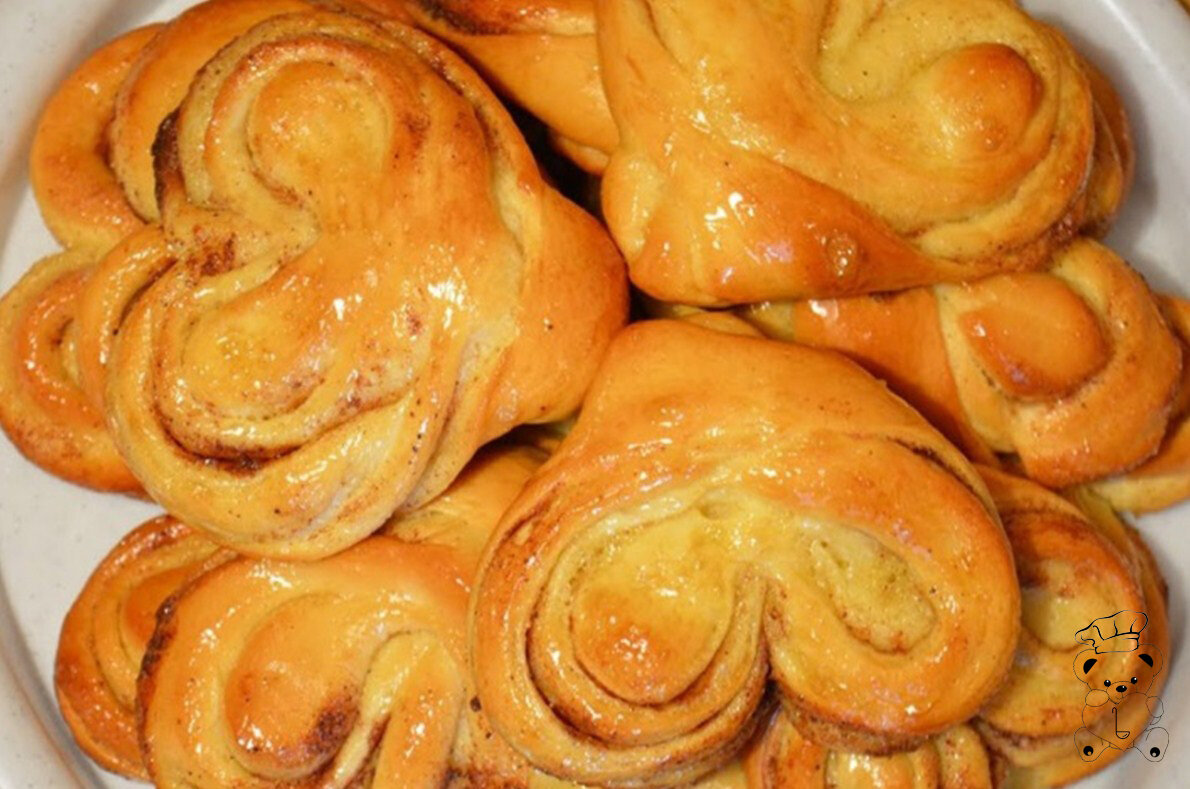 Начинка: масло, сахар, корица. 