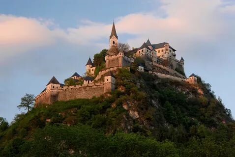 Grol1410.blogspot.com     Бург, Гохостервитц, Австрия. 
