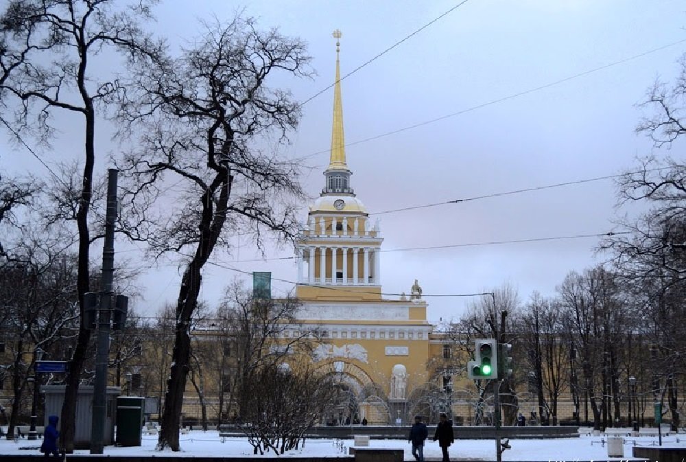 Адмиралтейство - один из самых значимых объектов на территории округа. Фото Julie