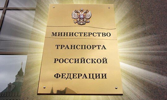 Однажды, летом, с мамой в 51 или 52 году гуляли по Сетуни. Остановились у  котлована. Думаю, что это был д.12.к.1. по ул. Толбухина. А на другой  стороне котлована стояла ещё одна пара. Женщина и мальчик. Мы обошли и  сошлись. Разговорились. Говорили мамы. Мы с мальчиком Славиком, были  одногодки и у нас не было отцов. И было нам 5-6 лет. Потом мы пошли к  ним в гости. Дом где они жили был на Запорожской улице, напротив. Дом  был странный. Двухэтажный, как детский сад, но с большими стеклянными  окнами. У меня такие воспоминания, что дом это был детской поликлиникой.  Или половина дома была поликлиникой. (Кто знает)? Наши мамы после этого  подружились. А мы встречались на Сетуни, но не дружили. А мы со  Славиком как-то по жизни разбежались, лет на 18-20. А сошлись в 70-72  годах. Я после армии, он закончил институт и работал в прокатном цехе.  А жил в доме д.12, к.2. Мы были в расцвете сил и в поиске. Определились  в ОСВОД. Летом дежурили в Рублёве. Зимой бесплатно тренировались в  бассейне Сетунь. Много полураздетых женщин и стихия, ну сами понимаете.  Потом я закончил институт и перешёл в лабораторию. А лаборатория  находилась в пожарке. Да, в той пожарке, на втором этаже. Потом он пережил себя в цехе и попросил помочь перейти ко мне. Что мы успешно провернули. Потом наши пути разошлись. Он ушёл в министерство, а я в  другую область и на другое предприятие. Потом я пережил себя и обратился  к Славе с просьбой о помощи. Мы встретились на Уланском, я его не  узнал. Он был как Пётр первый (Николай Симонов, но без усов).  Встретились мы с ним в министерстве, в его кабинете. Он долго смотрел в  окно. Потом, на мою просьбу о моём трудоустройстве он сказал. Ты не подходишь для работы в министерстве. Ты очень заводной и не постоянный. В тебе нет величия. Я остолбенел. Не помню, как вышел. И конечно очень  обиделся. Очень!!!
Но жизнь шла вперёд. Мы встретились в году в 1995, лет через 20. Мне нужен был какой-то профиль алюминиевый и я  вспомнило про друга. Наши великие реформаторы уже крушили министерства. Кабинетик у друга был маленький и уже на ул. Радио. И ростом он как  будто стал меньше. Поговорили, попили пивка и дали слово «дружить  семьями», у него вторая у меня третья. Я позвонил ему на пенсионный  рубеж. Поздравил. Он уже работал на базе металла. На своём УАЗе развозил металл по заказчикам. А потом через два дня позвонила его жена и  сообщила… .
Спасибо тебе друг ты мой за то, что не позволил мне стать работником министерства.
Вот так жизнь сводила и разводила двух мальчиков с Сетуни. 