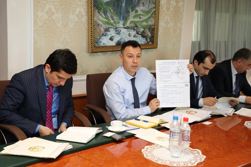 Джамолиддин Нуралиев на встрече с представителями Всемирного банка
Фото: пресс-служба НБТ