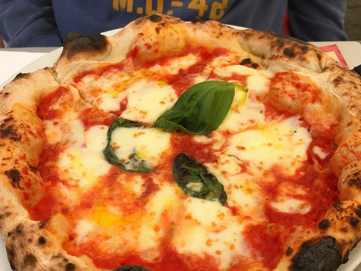 Классическая неаполитанская "Маргерита"