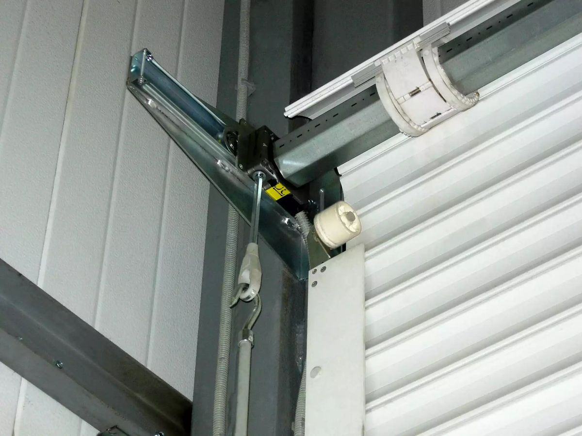 конструктив - крепления полотна к валу