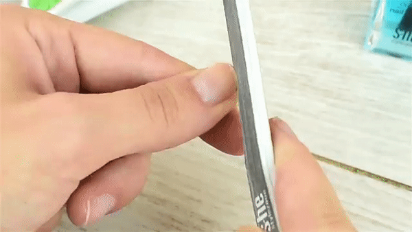 Подпиливайте ногти