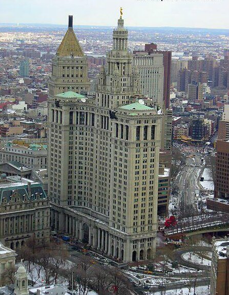 Муниципальное здание Манхэттена в  Нью-Йорке.