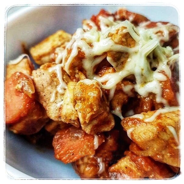 Калорийность на 100 грамм - 125.14 ккал

Б/Ж/У - 16.43/4.89/3.22