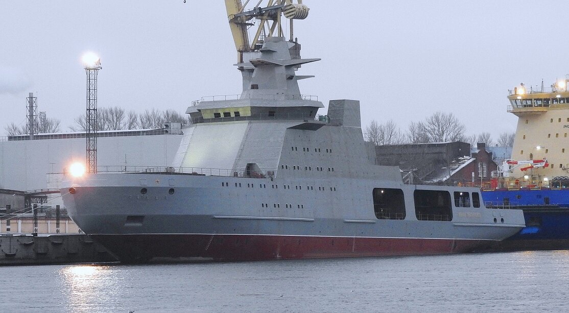 Головной строящийся для ВМФ России на АО «Адмиралтейские верфи» многофункциональный патрульный корабль ледового класса «Иван Папанин» проекта 23550. Санкт-Петербург, 27.11.2019 (с) евгений 5110 / forums.airbase.ru