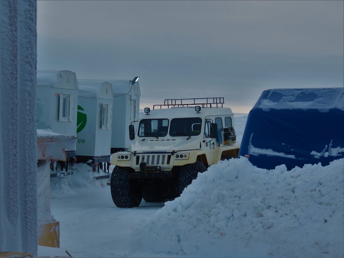 Вахта ямал отзывы работников. Инженер производственно-технического отдела зарплата. Нефтяники и газовики. День вахтовика. Вахта ямал отзывы работников.