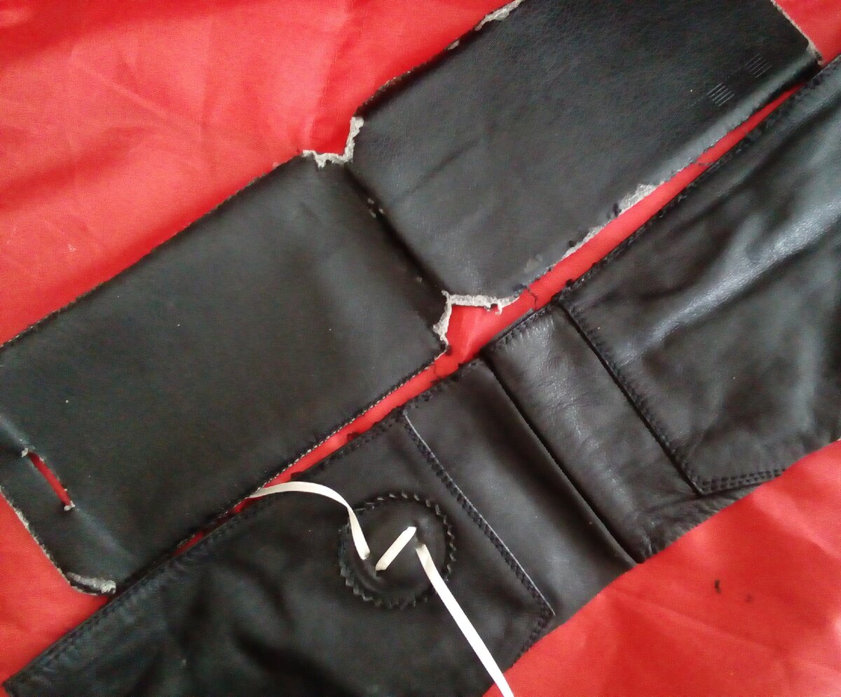 Кожа натуральная и нет.