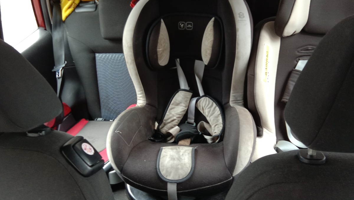 Совместные поездки - это целая история с концертами и плясками! Сказки, мультики и фильмы нам просто необходимы. ))