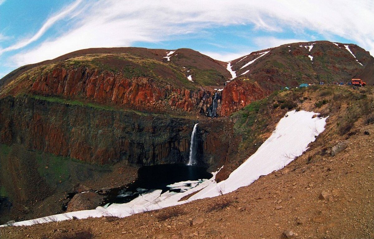 Водопад Красные камни близ Норильска