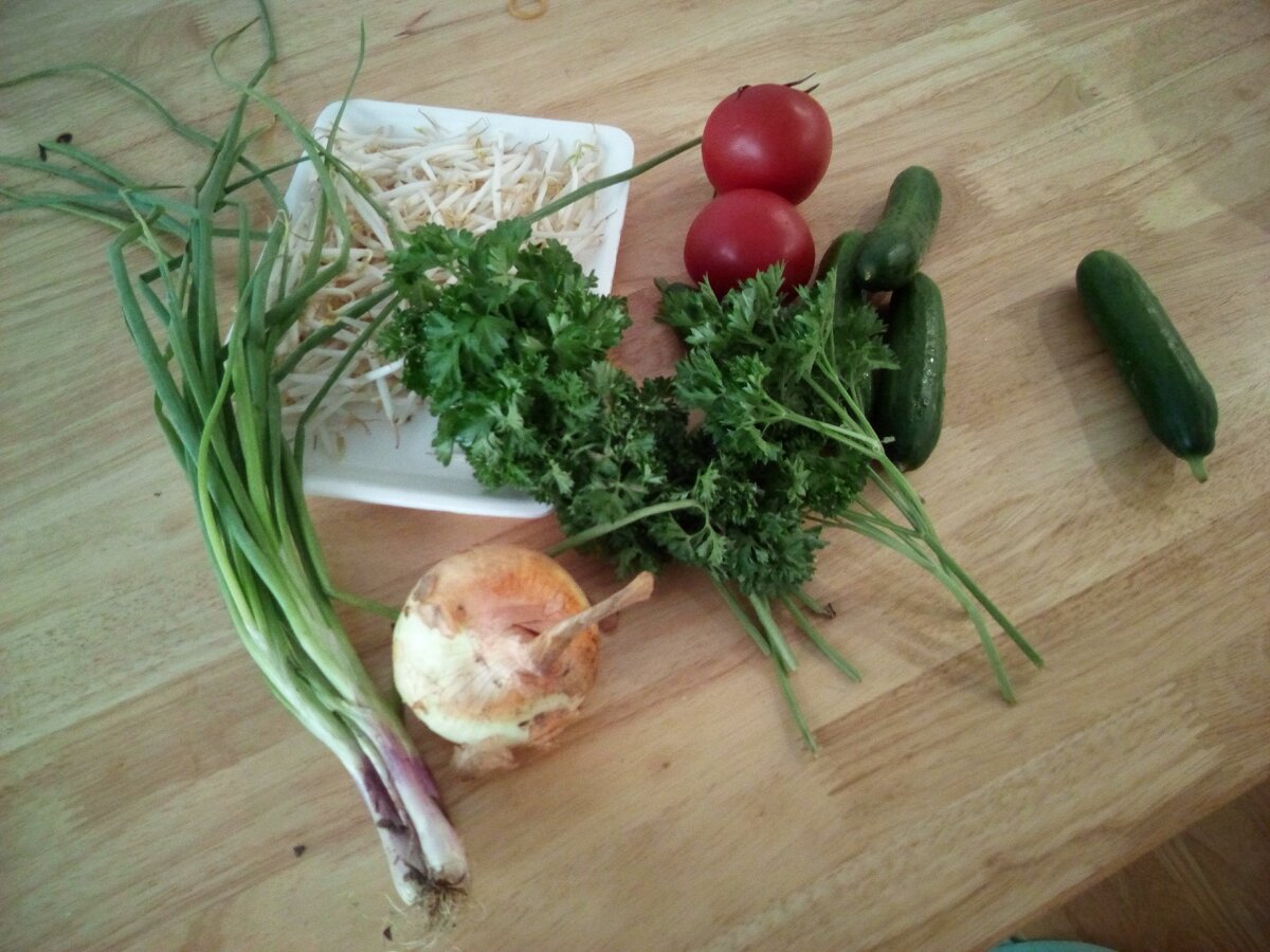 Покупные овощи с местного рынка