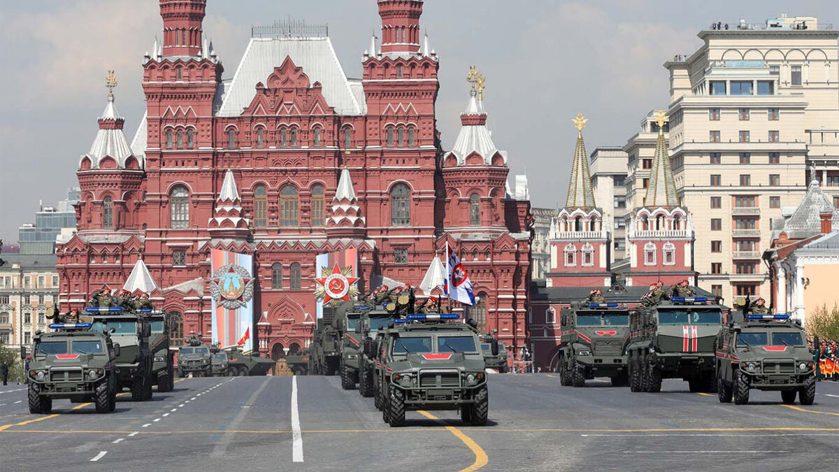 Военный парад на  Красной площади