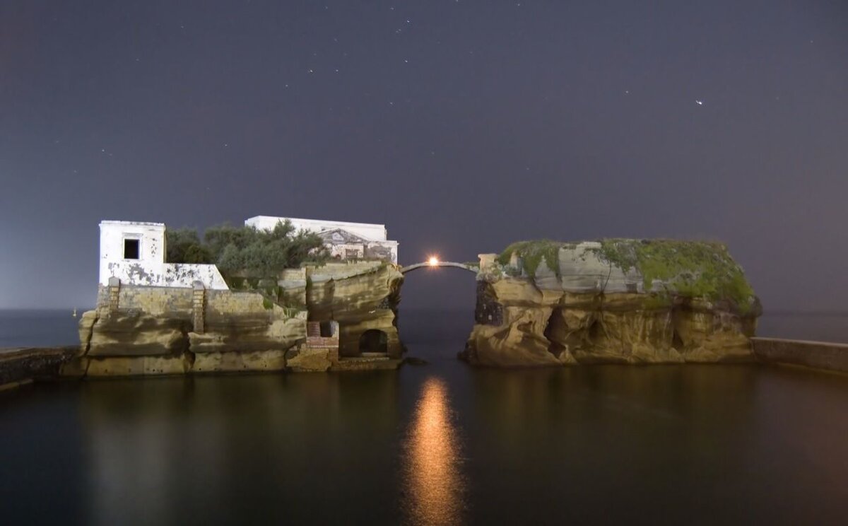 Острова Гайола, Италия