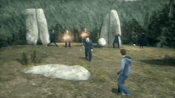 Рон и Гермиона обычно где-то рядом и выполняют роль помощников: где-то поколдуют, где-то на рычаг нажмут