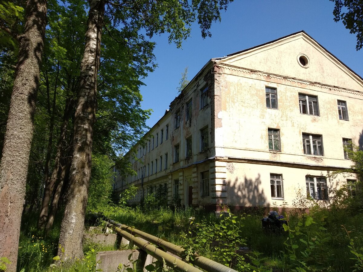 Что осталось от воинской части в пос. Осельки Ленинградской области. Фото  ракетных бункеров | Yeti | Дзен