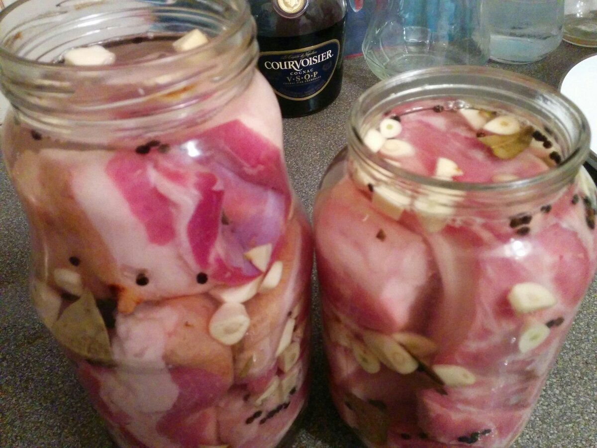 Сало в банке. Фото из яндекс картинок