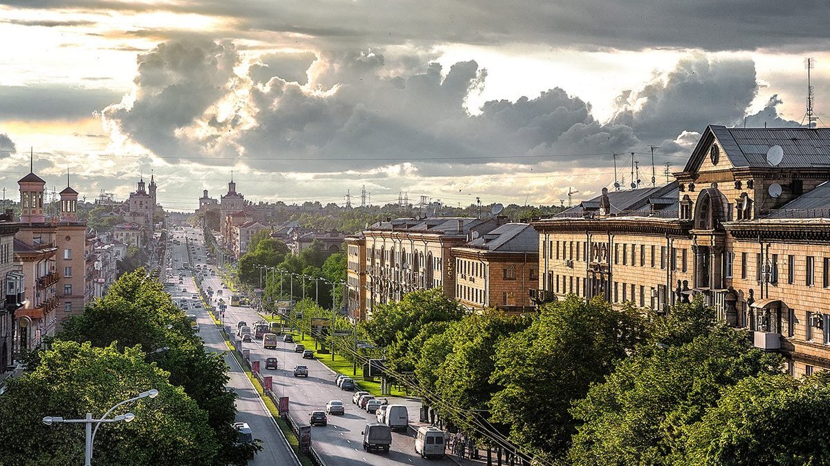 Г запорожский. Запорожье центр города. Центральная улица Запорожья. Запорожье проспект Соборный. Запорожье панорама соборного проспекта.