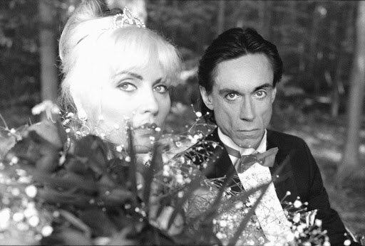 Дебби Харри и Игги Поп в «Well, Did You Evah!»