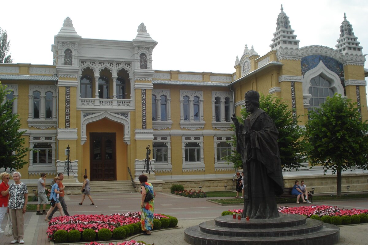 Памятник Святителю Николаю на Курортном бульваре