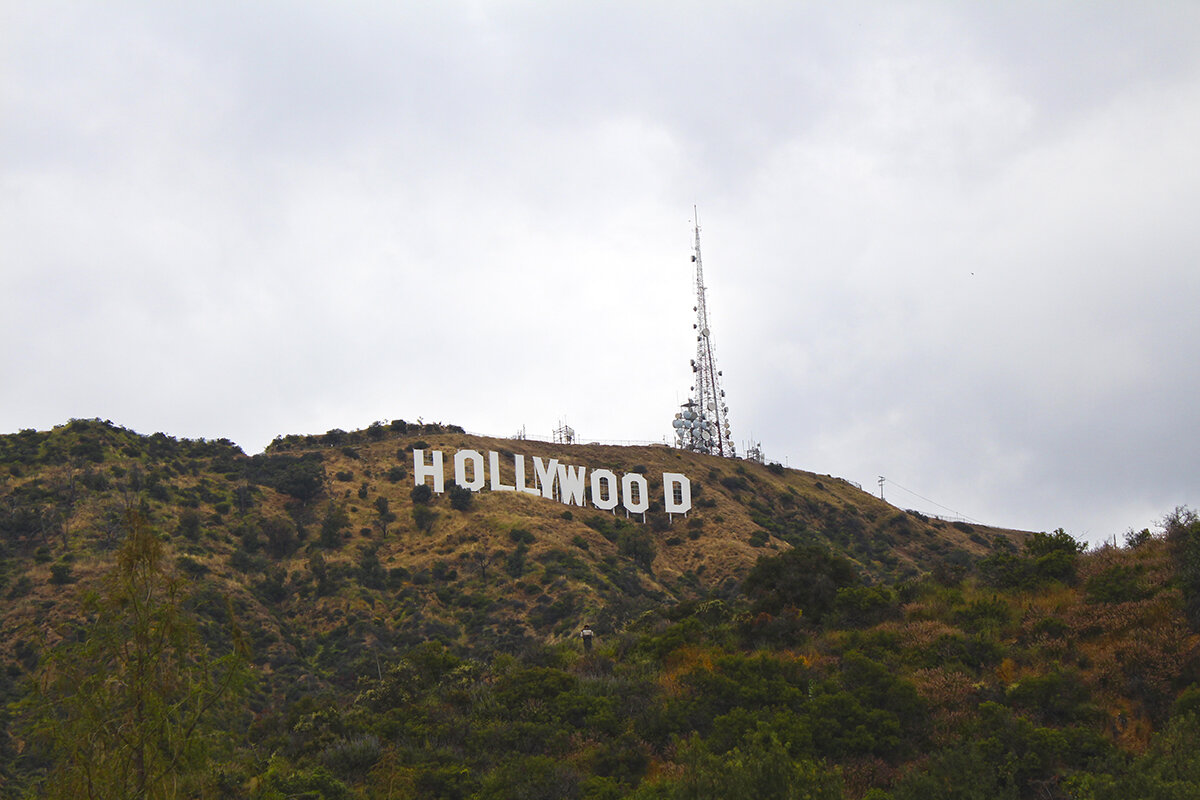 Знаменитый знак HOLLYWOOD в Лос-Анжелесе, фото автора