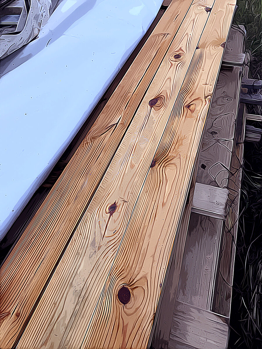 Доски до и поле обработки антисептиком.