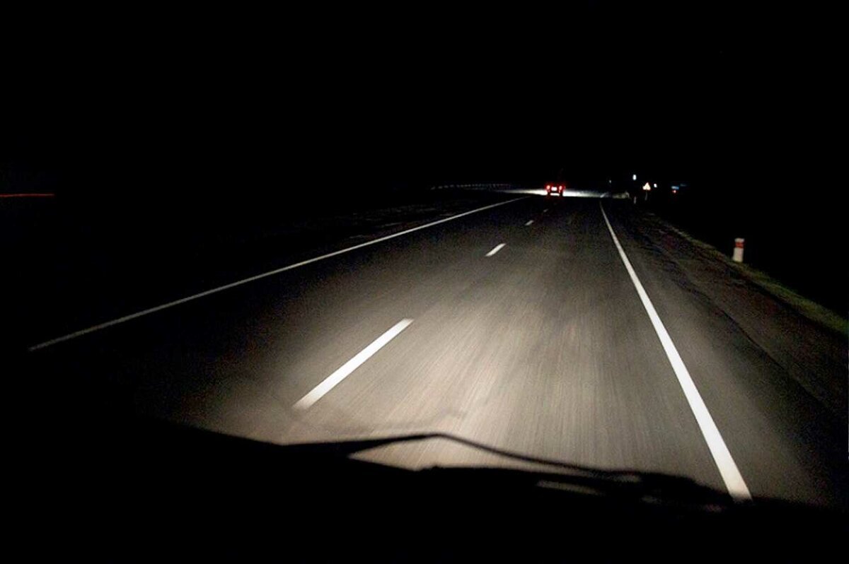 Попутный авто с хорошим светом - наш верный спутник ночью.