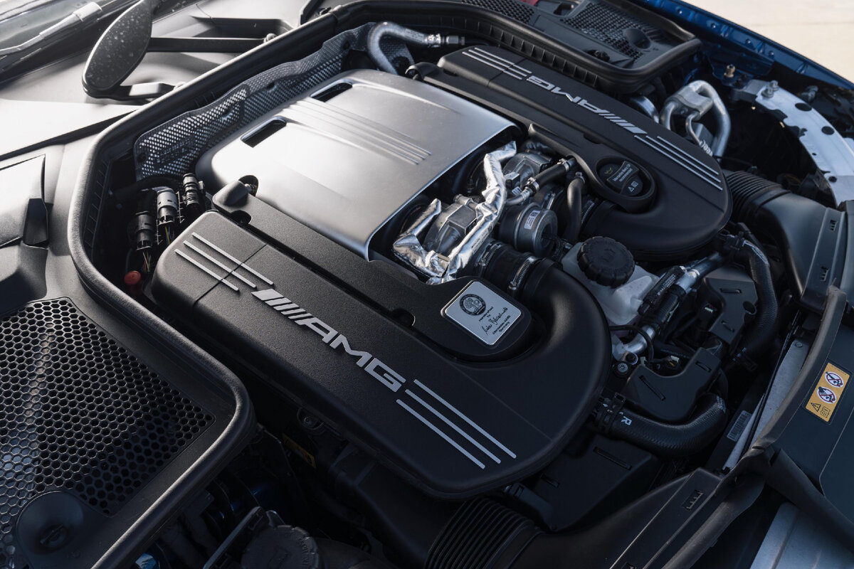 Полдкапотка "Mercedes C63S AMG W205"