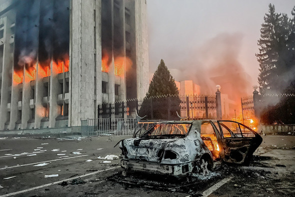 Погромы в Казахстане. Фото https://www.rbc.ru/photoreport/05/01/2022/61d5ed509a79474c33557279