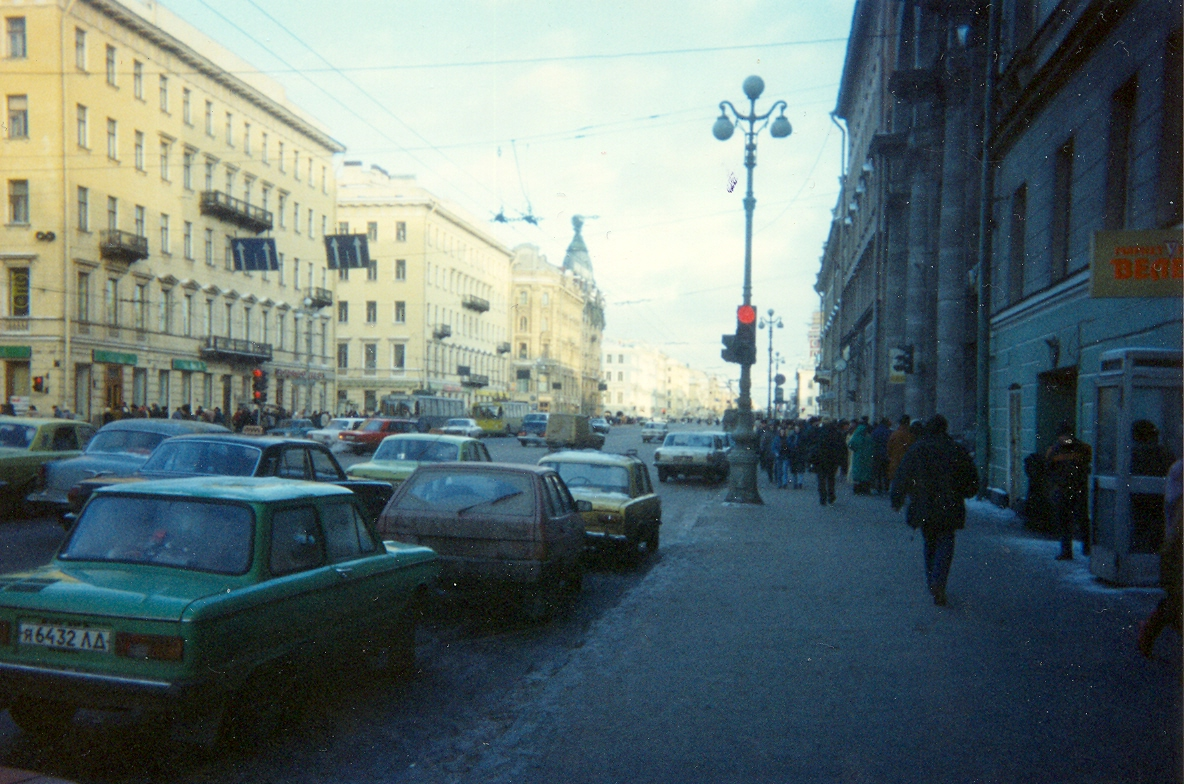 Каким был санкт. Невский проспект 1994. Невский проспект 1998. Невский проспект 1996. Невский проспект Санкт-Петербург 1994 год.