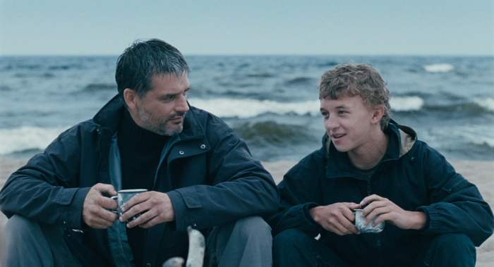 Фрагмент картины Андрея Звягинцева "Возвращение" 2003г.