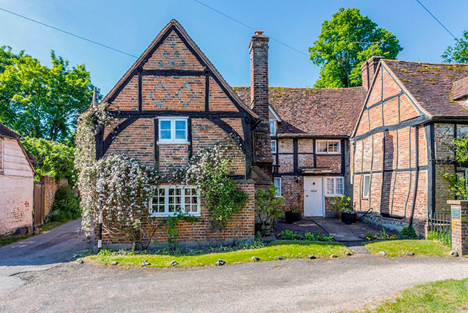 Дом семьи Сэдлер теперь называется "Сонный коттедж"