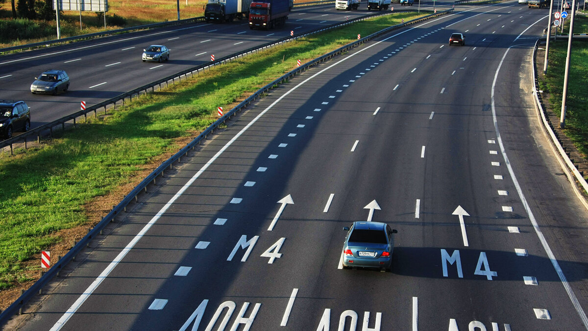    %Трасса М-4 "Дон" в Москве© РИА Новости . Михаил Фомичев