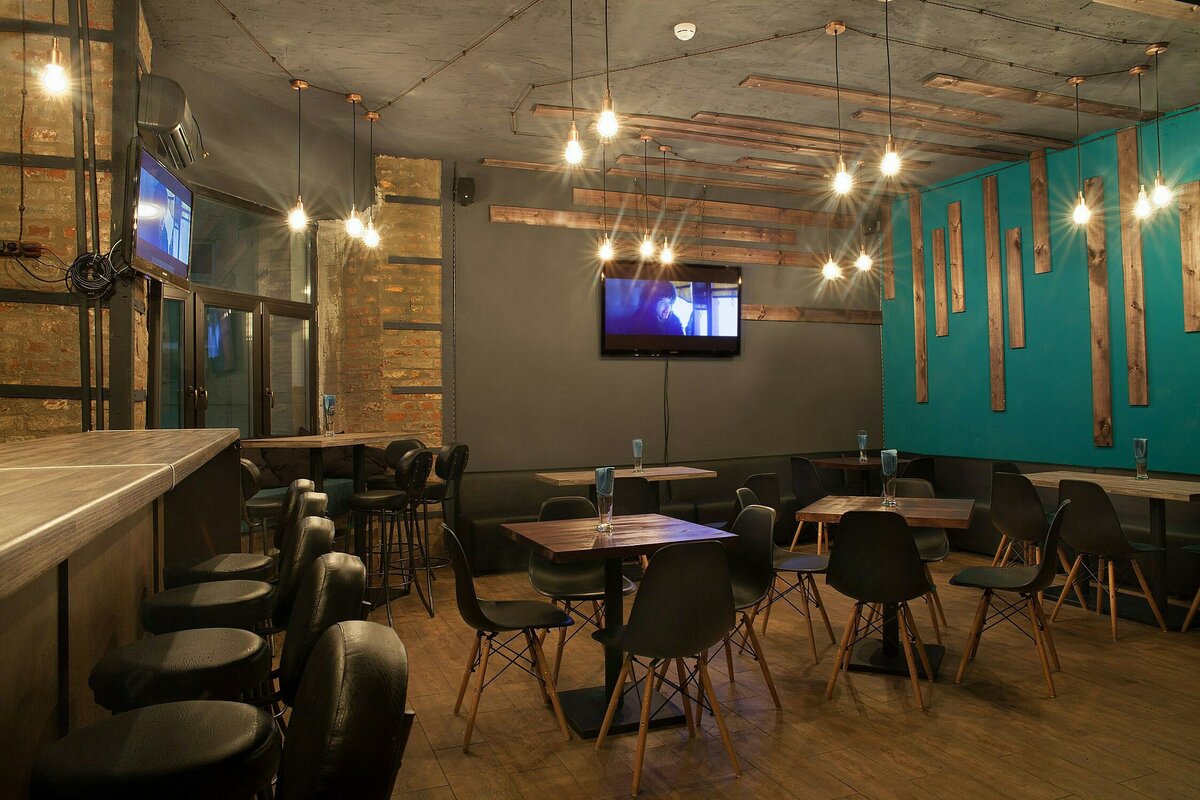 Наш первый паб, Крафт Нуар. Москва, м. Маяковская. Антураж.