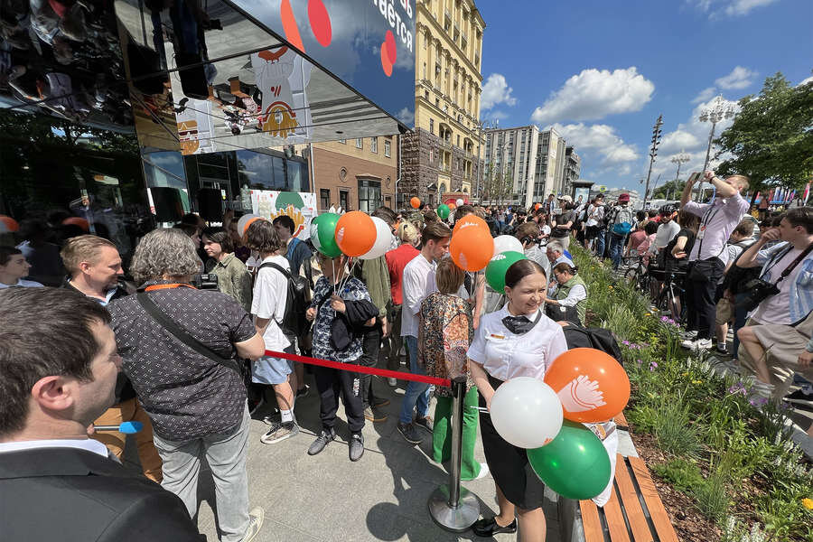 Открытие "Вкусно и точка", 12 июня 2022, на Пушкинской площади.