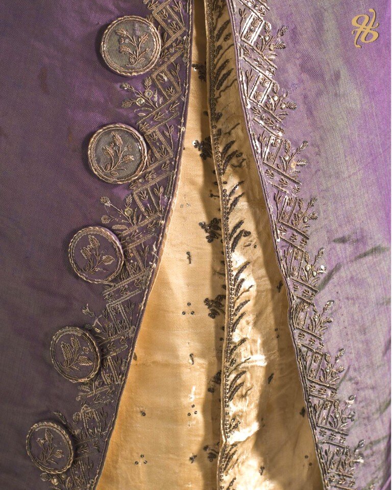 Шёлк, вышивка золото-серебряными нитями и пайетками